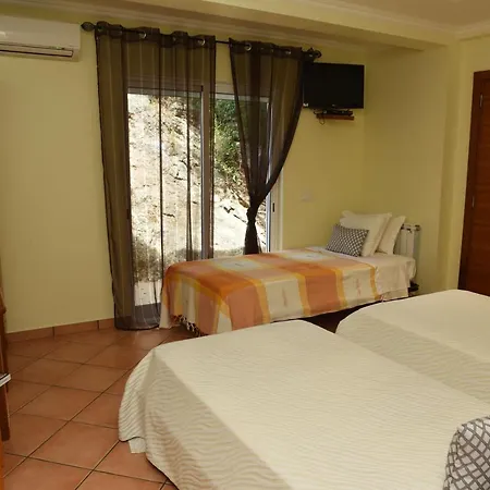 Отель Rural Rocha Da Gralheira